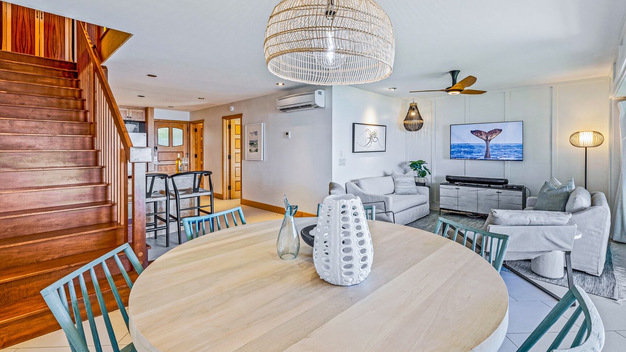 Photo of Livingroom in Downtown Lahaina