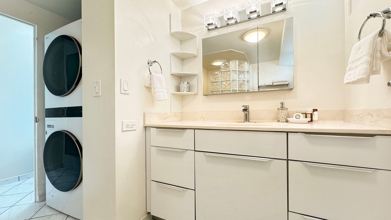 Photo of Bathroom in Waikiki