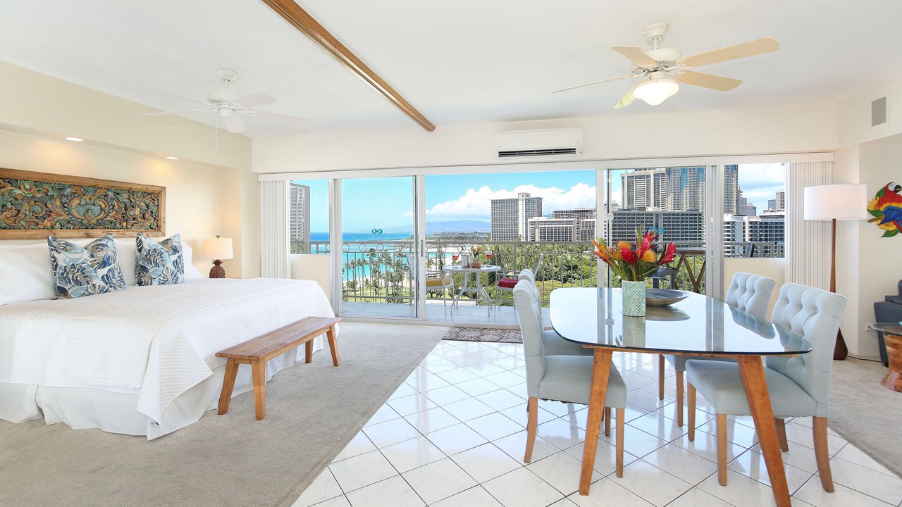 Photo of Bedroom in Waikiki