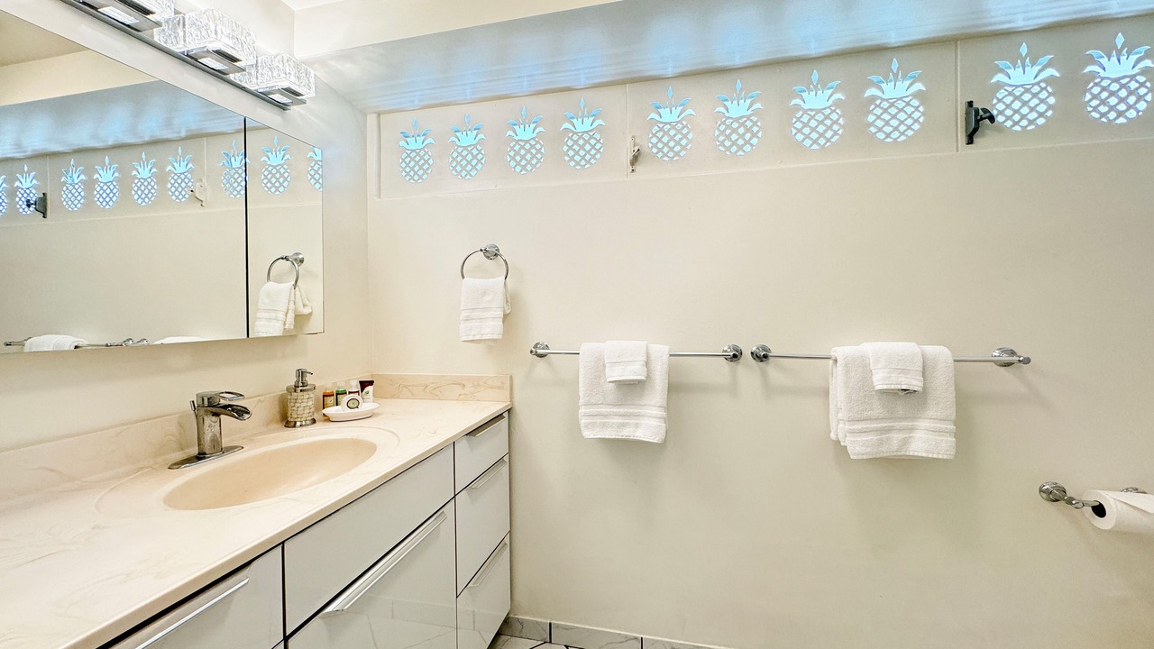 Photo of Bathroom in Waikiki