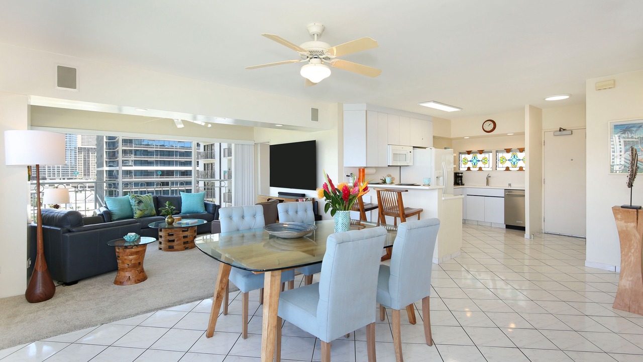 Photo of Livingroom in Waikiki