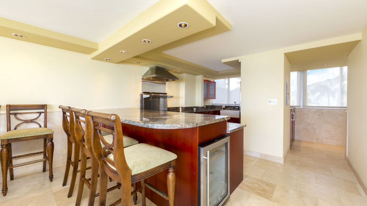 Photo of Kitchen in Diamond Head - Kapahulu - St. Louis