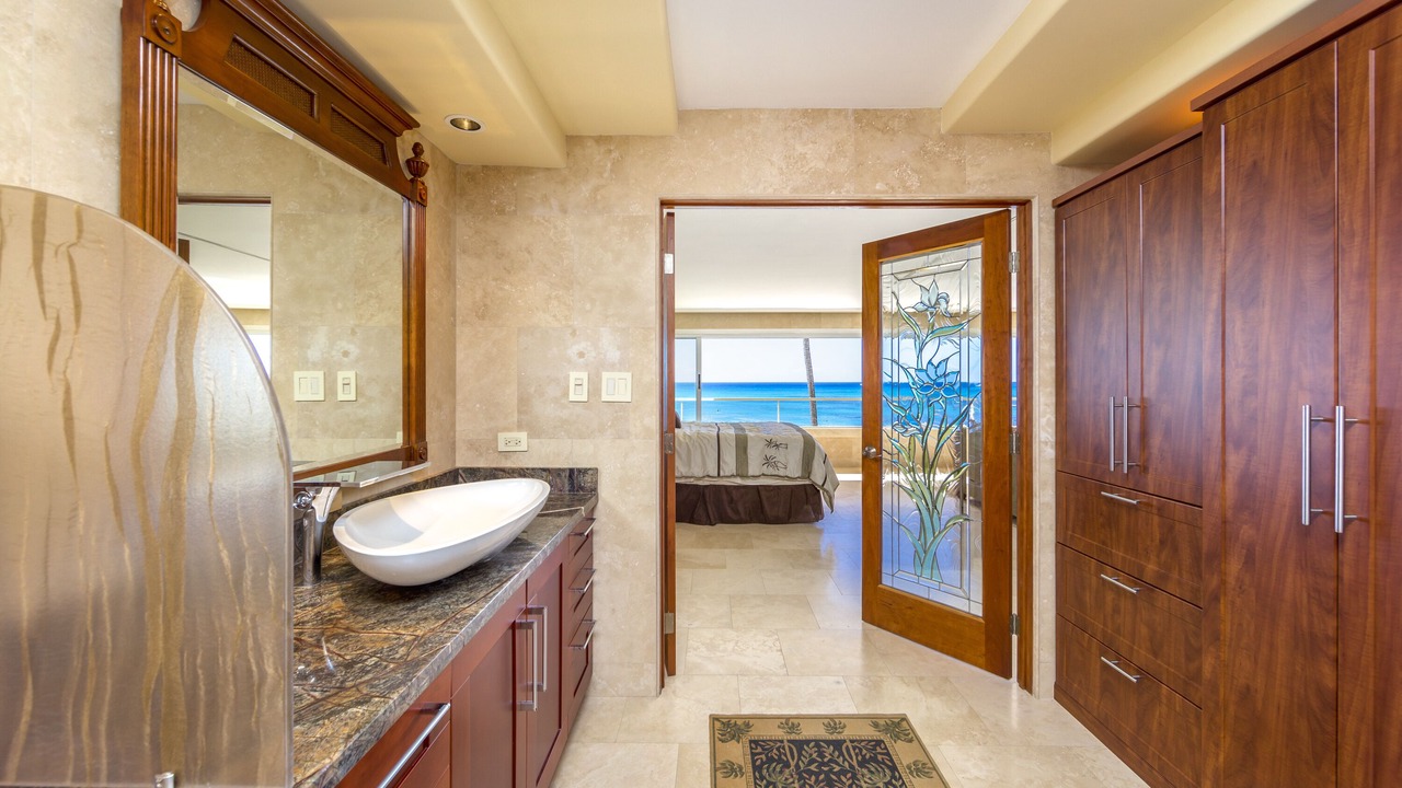 Photo of Bedroom in Diamond Head - Kapahulu - St. Louis