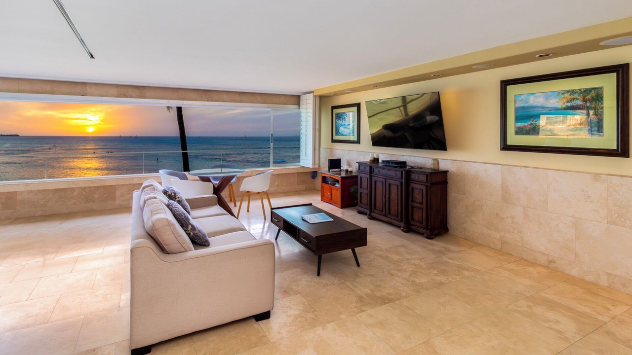 Photo of Livingroom in Diamond Head - Kapahulu - St. Louis