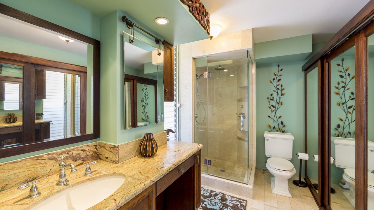 Photo of Bathroom in Diamond Head - Kapahulu - St. Louis