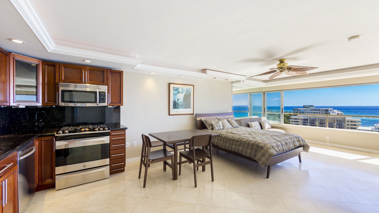 Photo of Kitchen in Diamond Head - Kapahulu - St. Louis