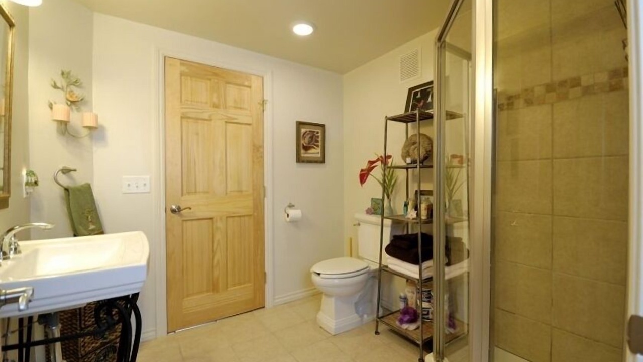 Photo of Bathroom in Ohia Estates