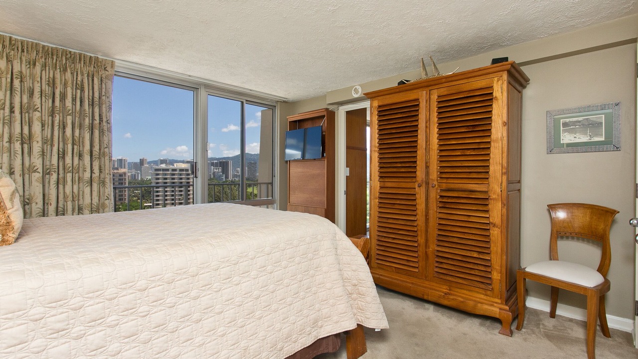 Photo of Bedroom in Diamond Head - Kapahulu - St. Louis