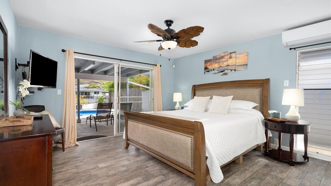 Photo of Bedroom in Portlock
