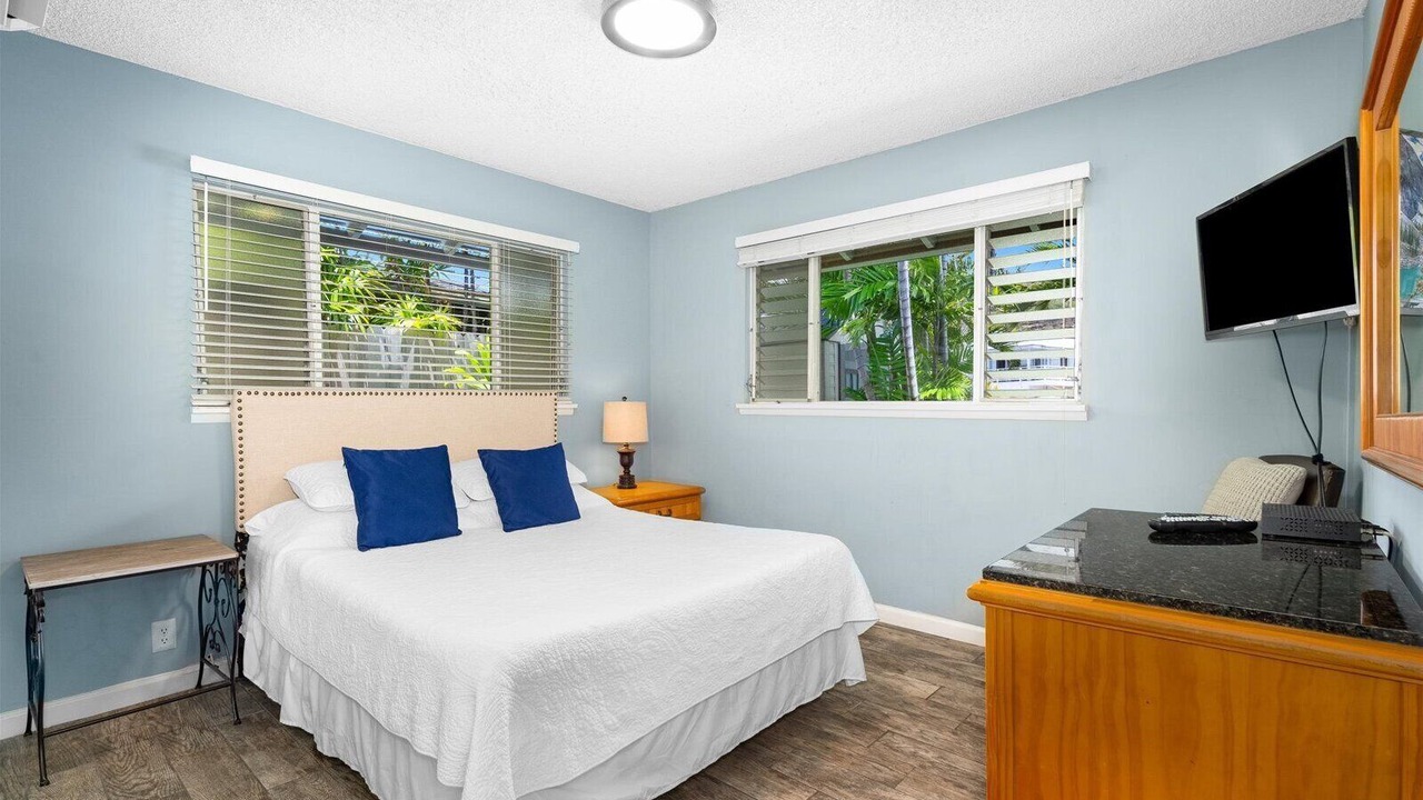 Photo of Bedroom in Portlock