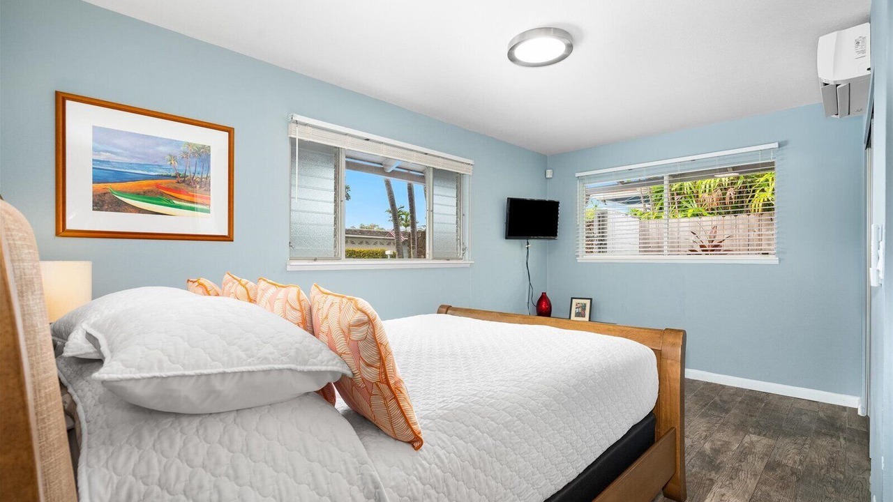 Photo of Bedroom in Portlock