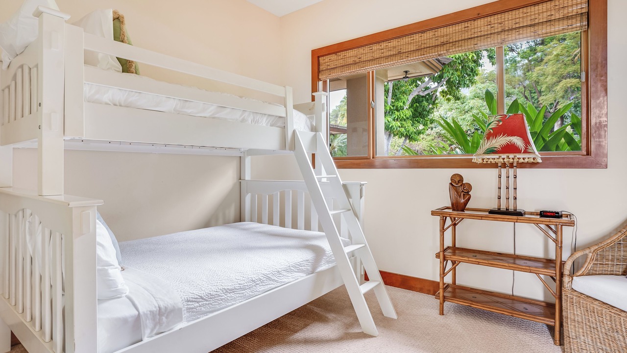Photo of Bedroom in Historic Lahaina Front Street