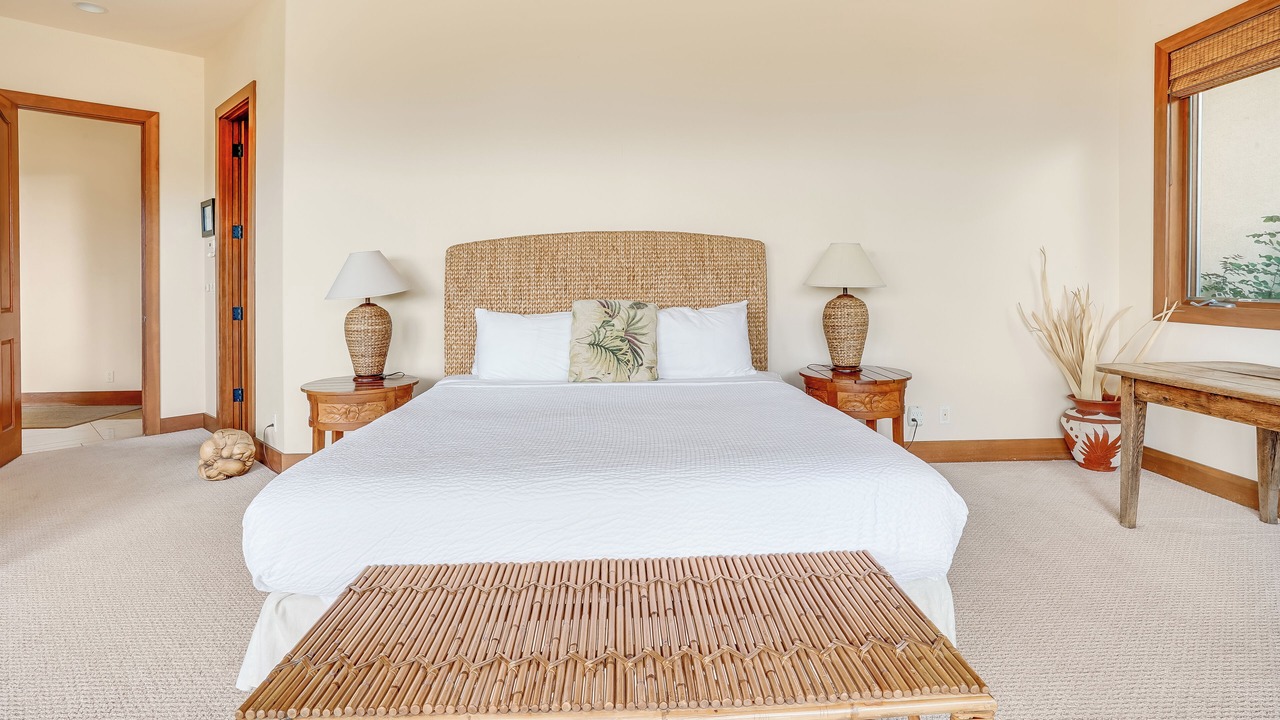 Photo of Bedroom in Historic Lahaina Front Street