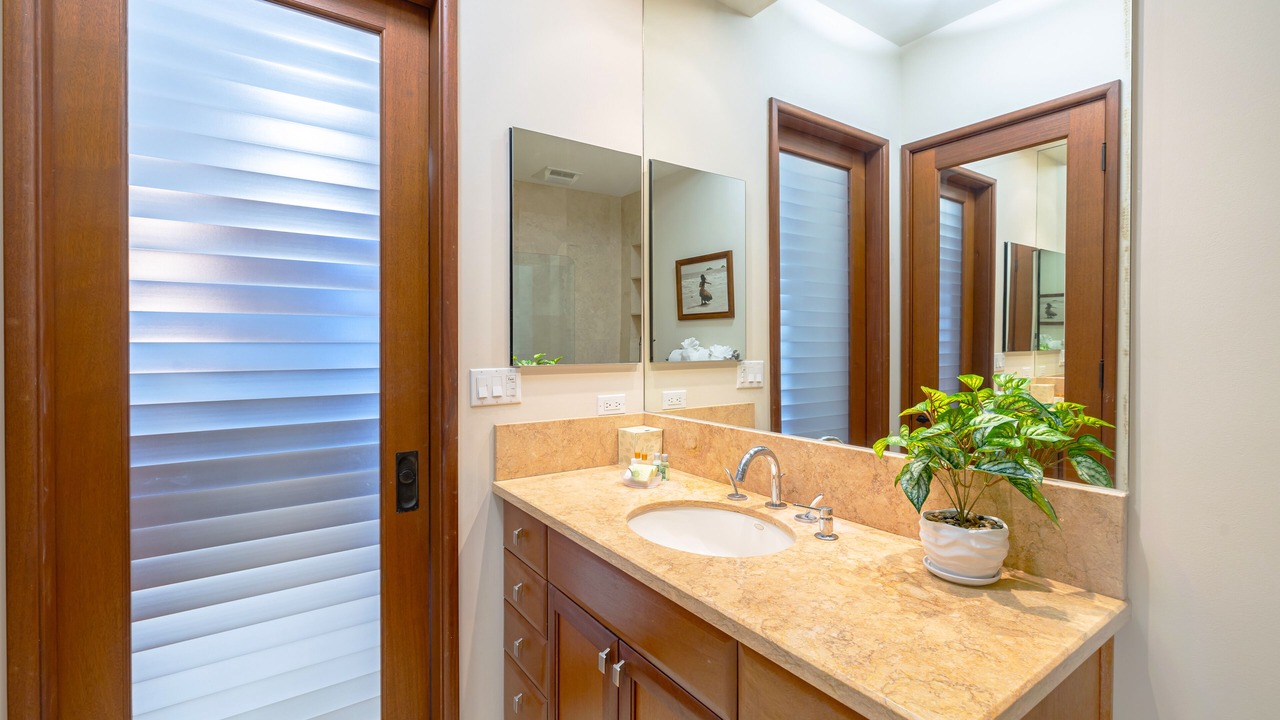 Photo of Bathroom in Waikiki