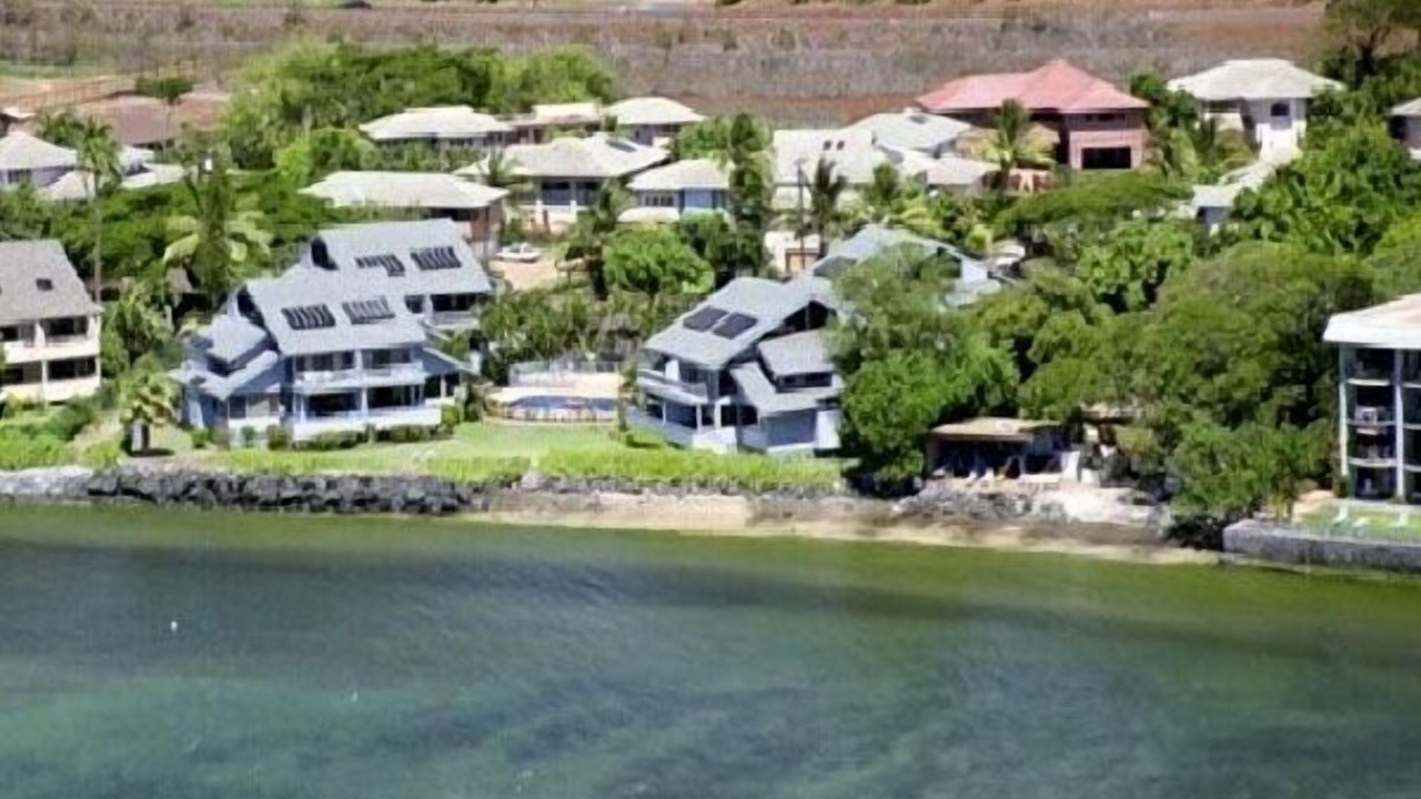 Photo of Others in Kahana