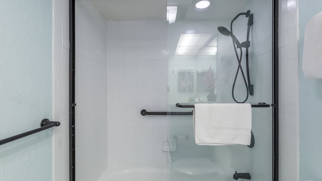 Photo of Bathroom in Kahana