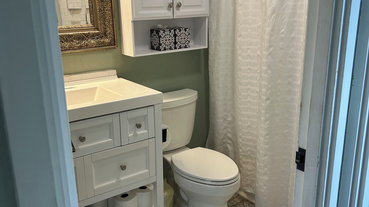 Photo of Bathroom in McCully - Moiliili