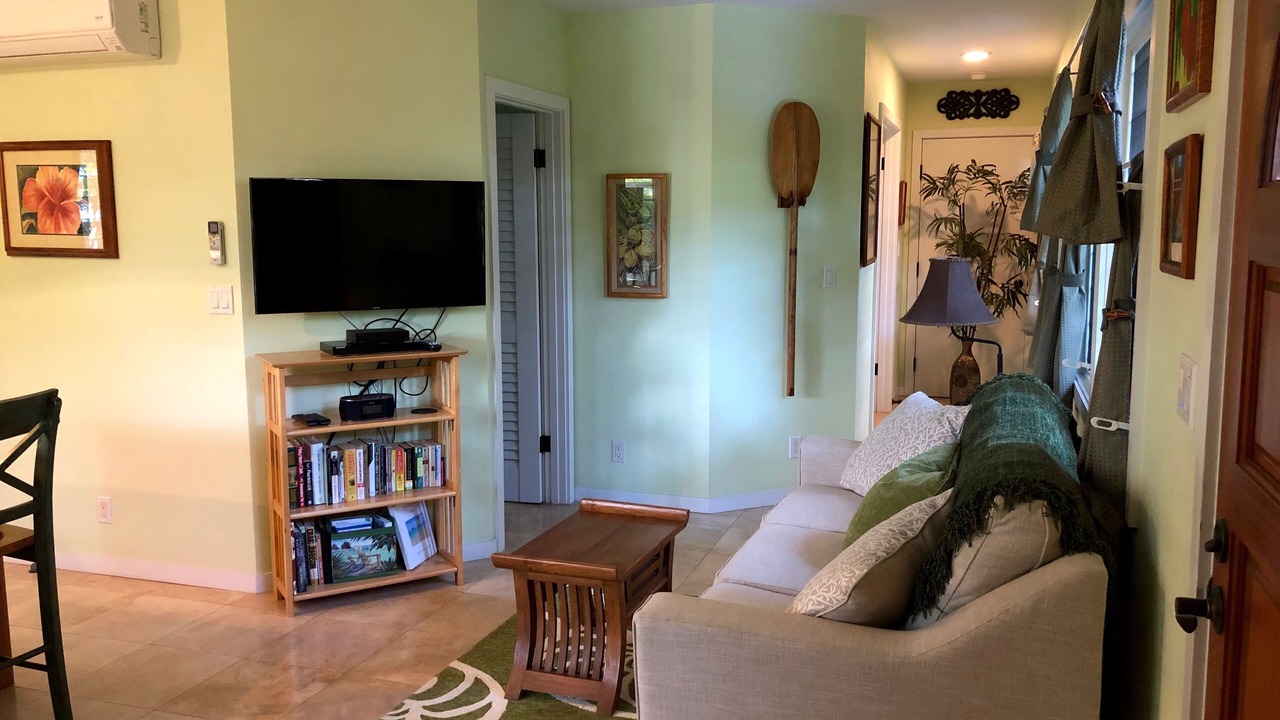 Photo of Livingroom in Kuulei Tract