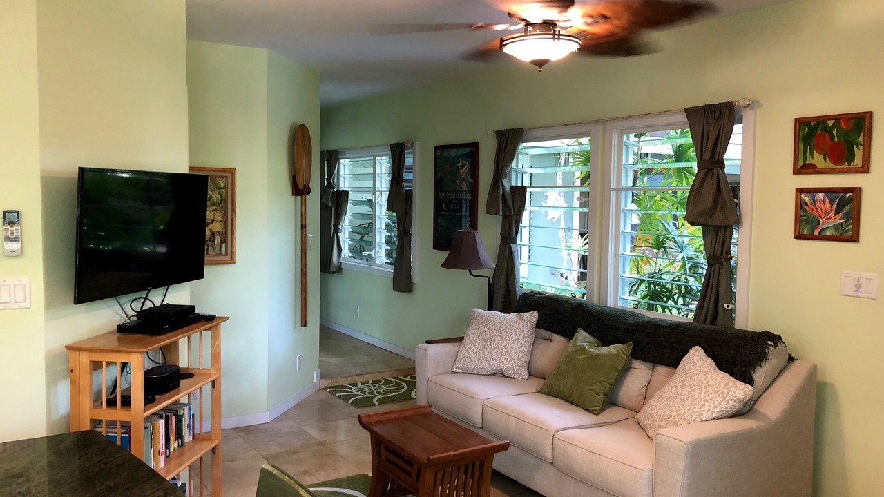 Photo of Livingroom in Kuulei Tract