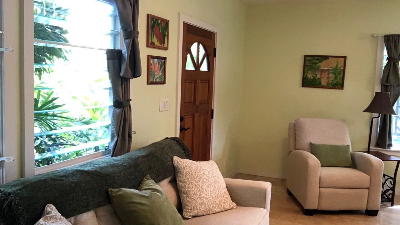 Photo of Livingroom in Kuulei Tract