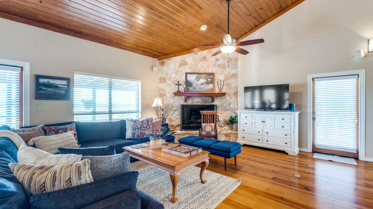 Photo of Livingroom in Canyon Lake
