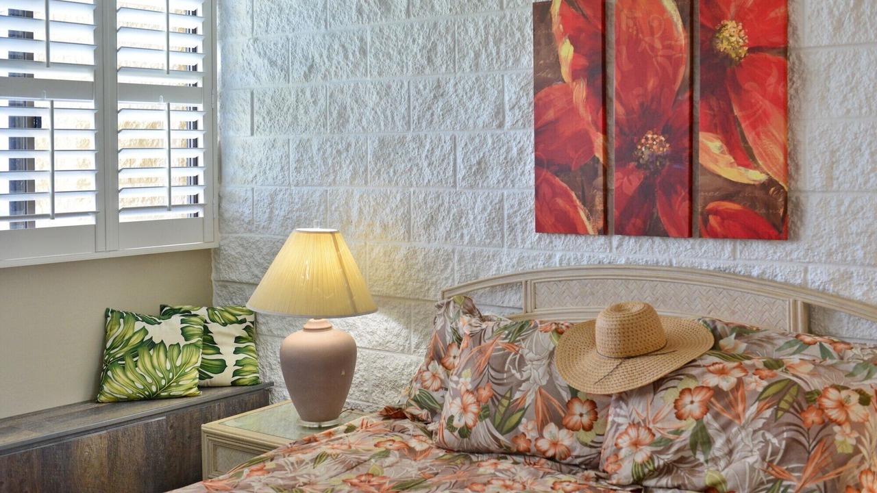 Photo of Bedroom in Maalaea