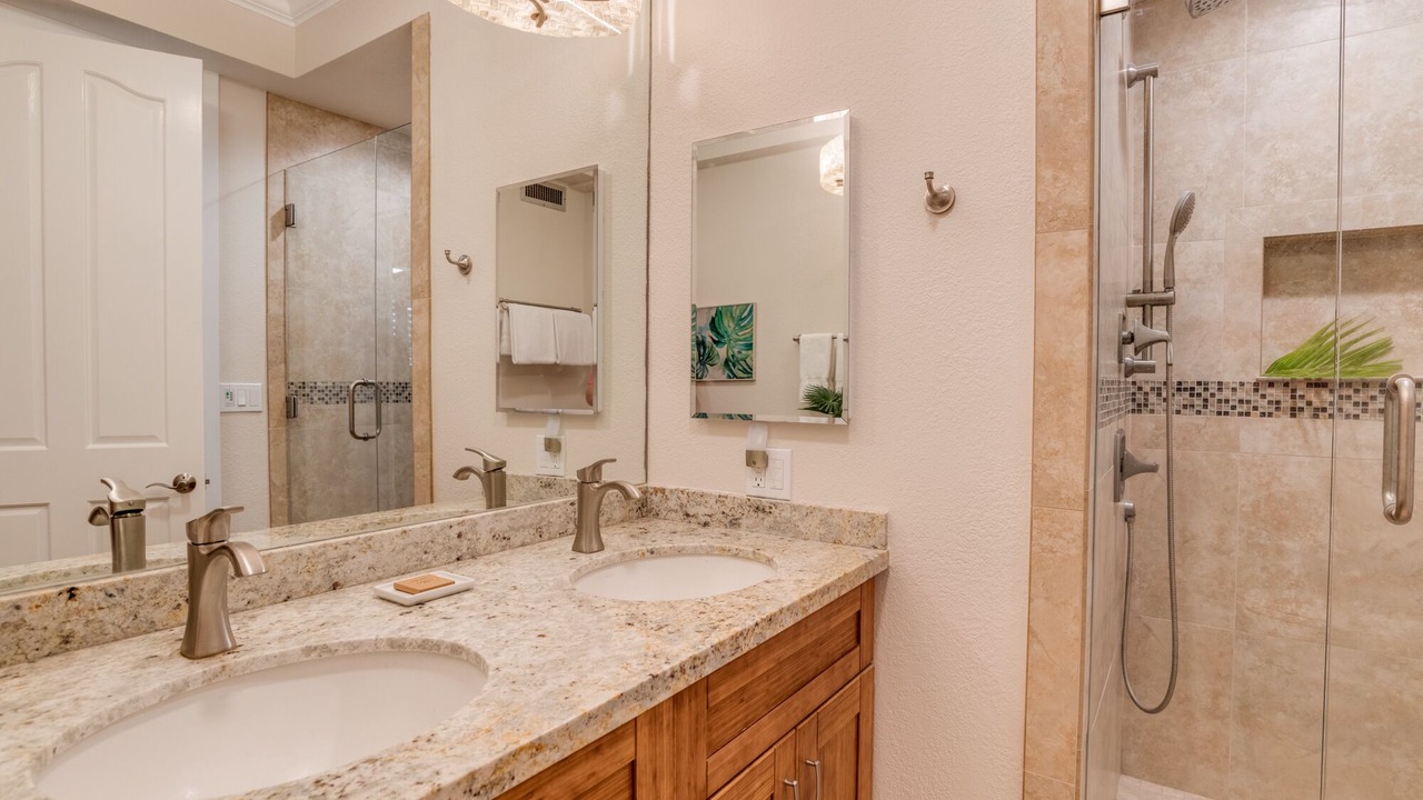 Photo of Bathroom in Kahana