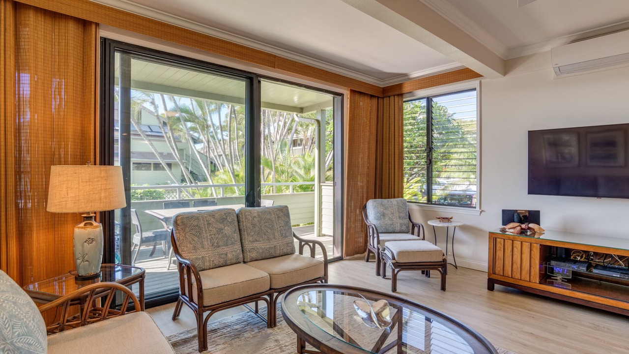 Photo of Livingroom in Kahana