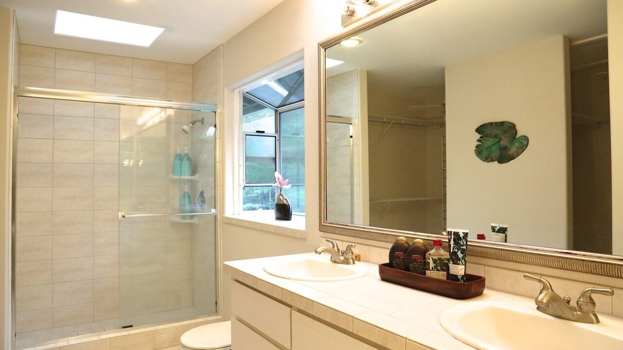 Photo of Bathroom in Hilo