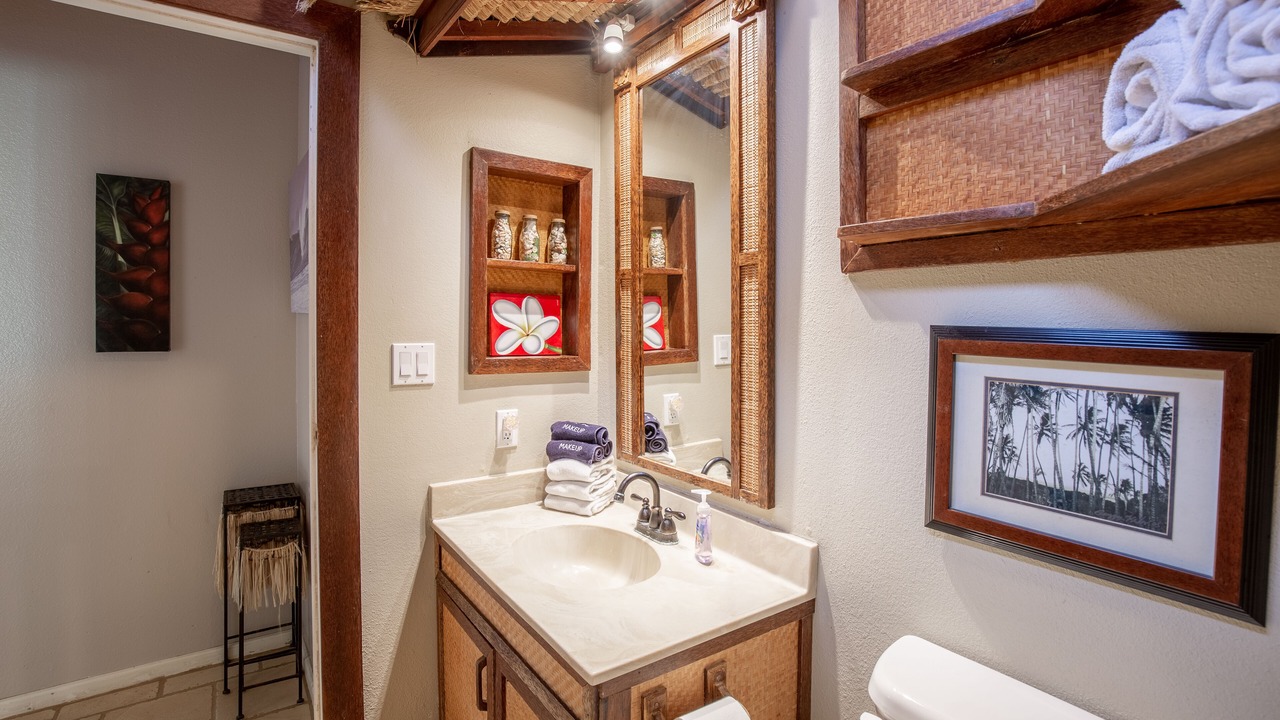 Photo of Bathroom in Waialua