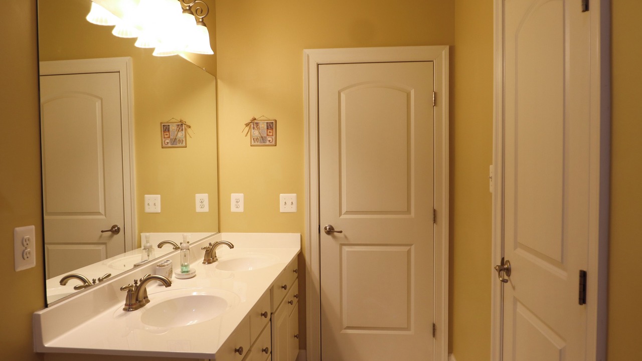 Photo of Bathroom in Sun Ridge