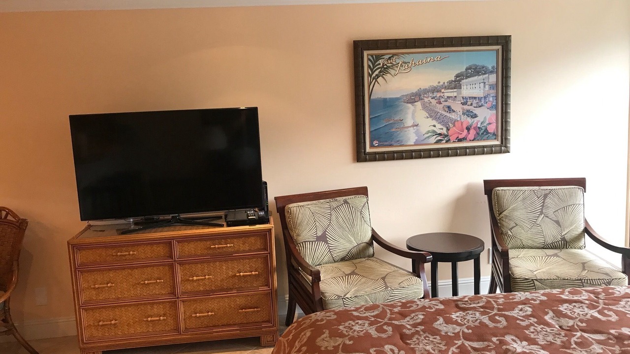 Photo of Bedroom in Historic Lahaina Front Street