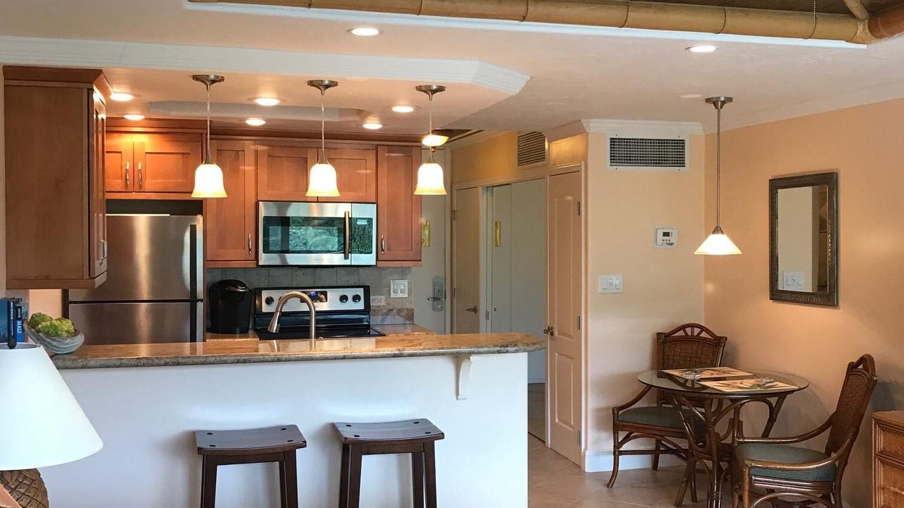 Photo of Bedroom in Historic Lahaina Front Street