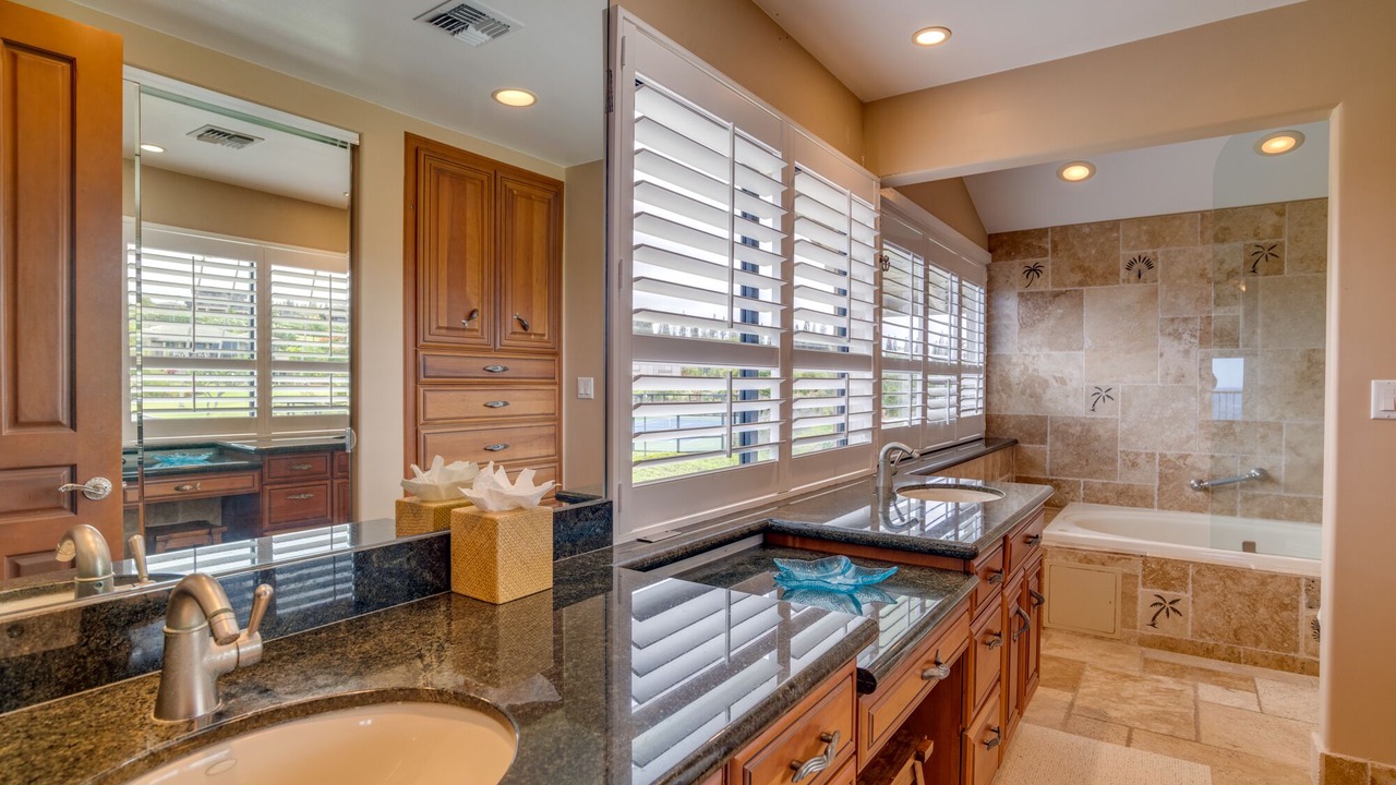 Photo of Bathroom in Napili