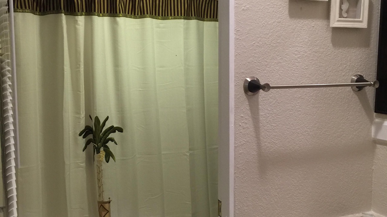 Photo of Bathroom in Keaukaha