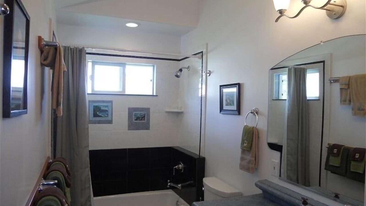 Photo of Bathroom in Keaau