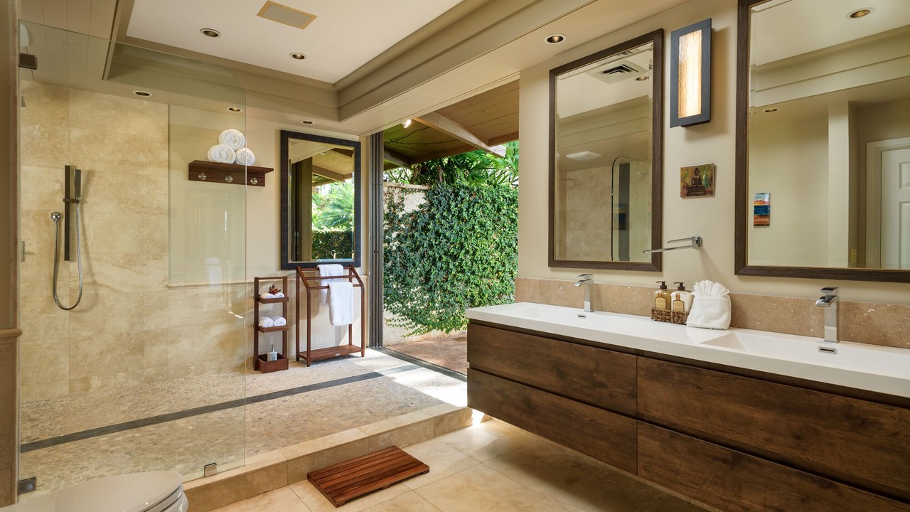 Photo of Bathroom in Kaanapali