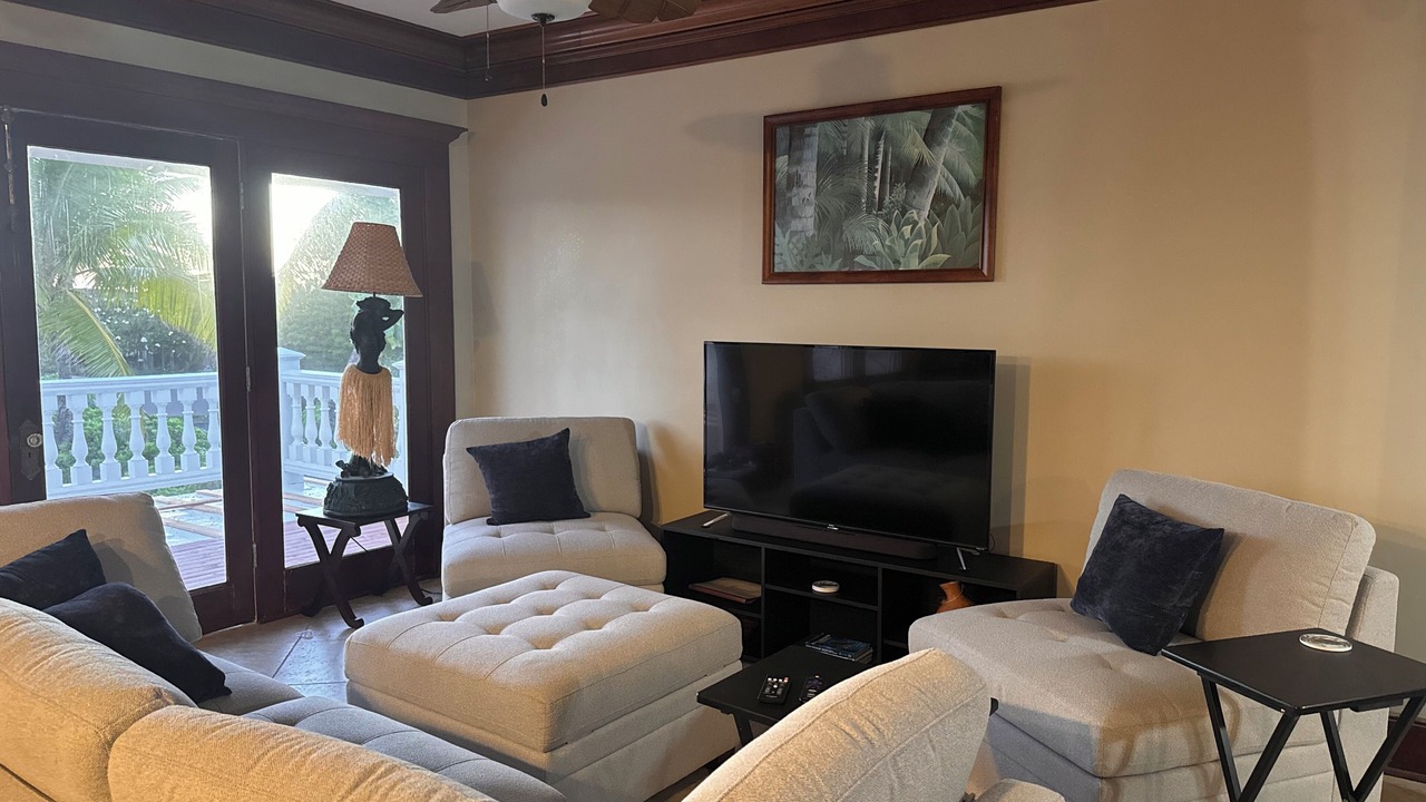 Photo of Livingroom in Kalama Tract