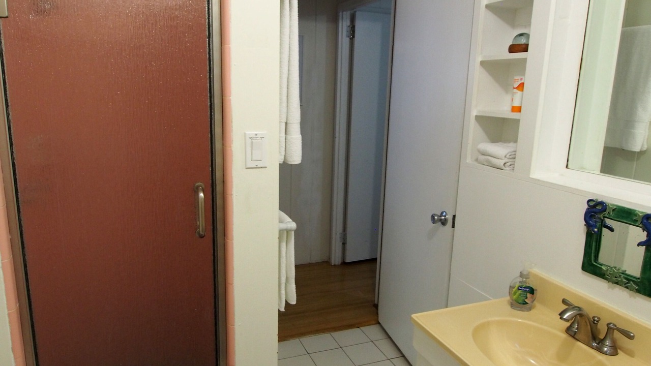 Photo of Bathroom in Waimanalo