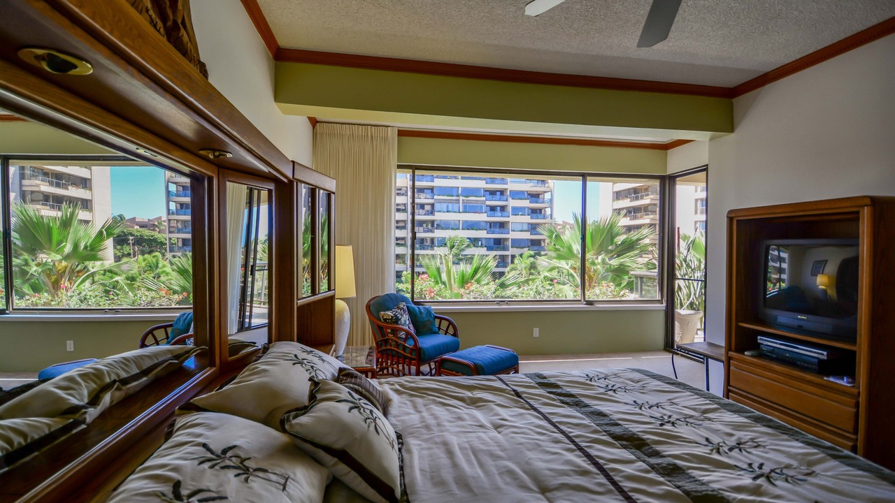 Photo of Others in Kahana