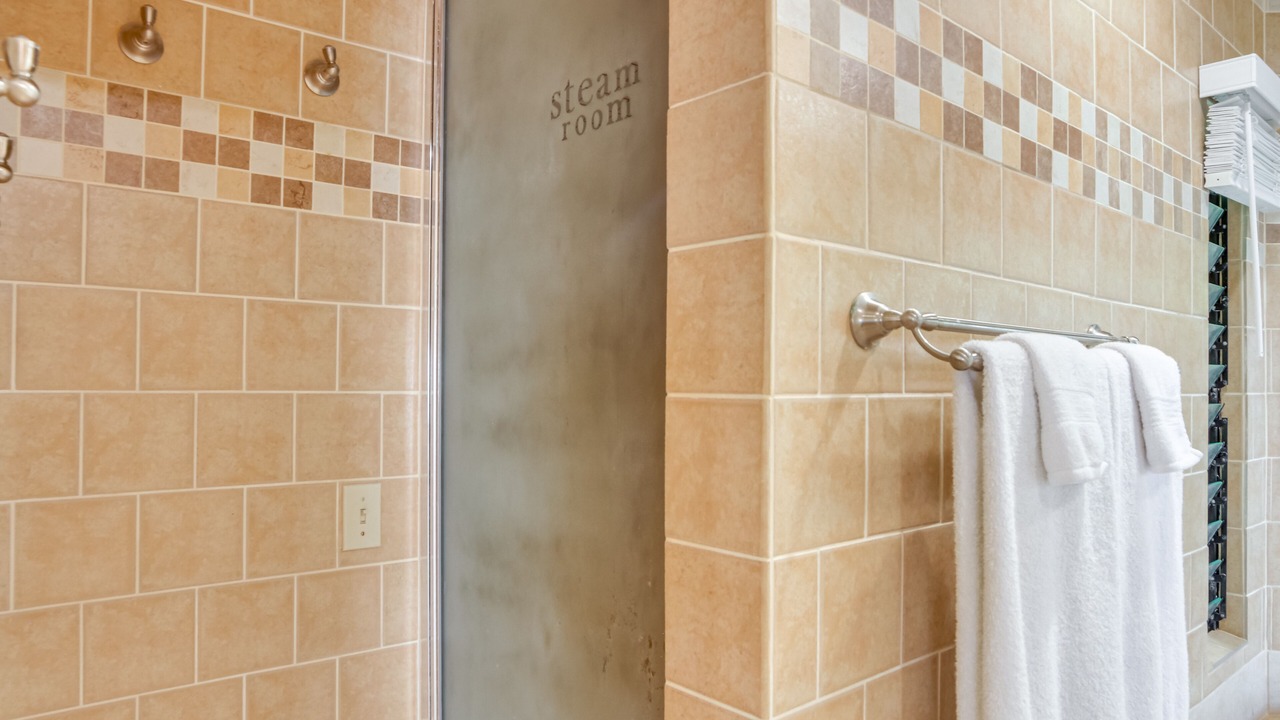 Photo of Bathroom in Hilo