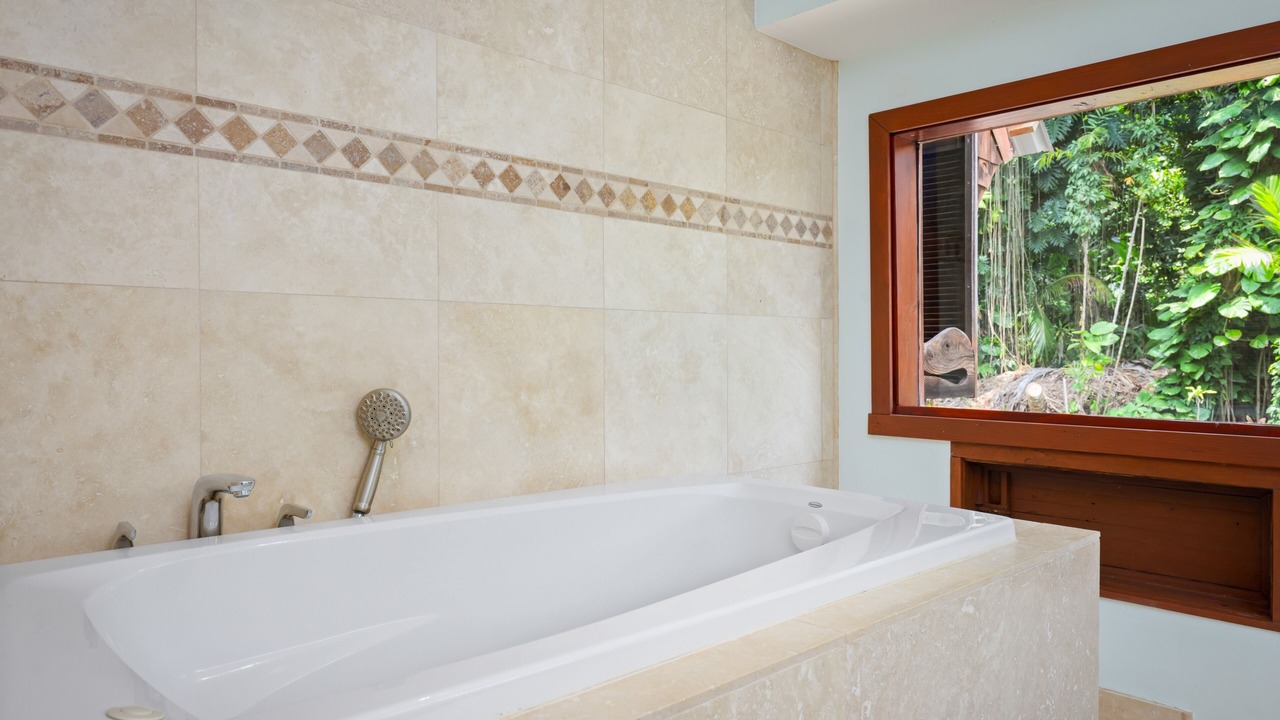 Photo of Bathroom in Honokaa