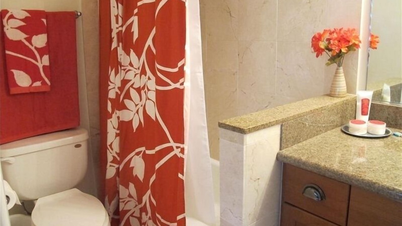 Photo of Bathroom in Waikiki