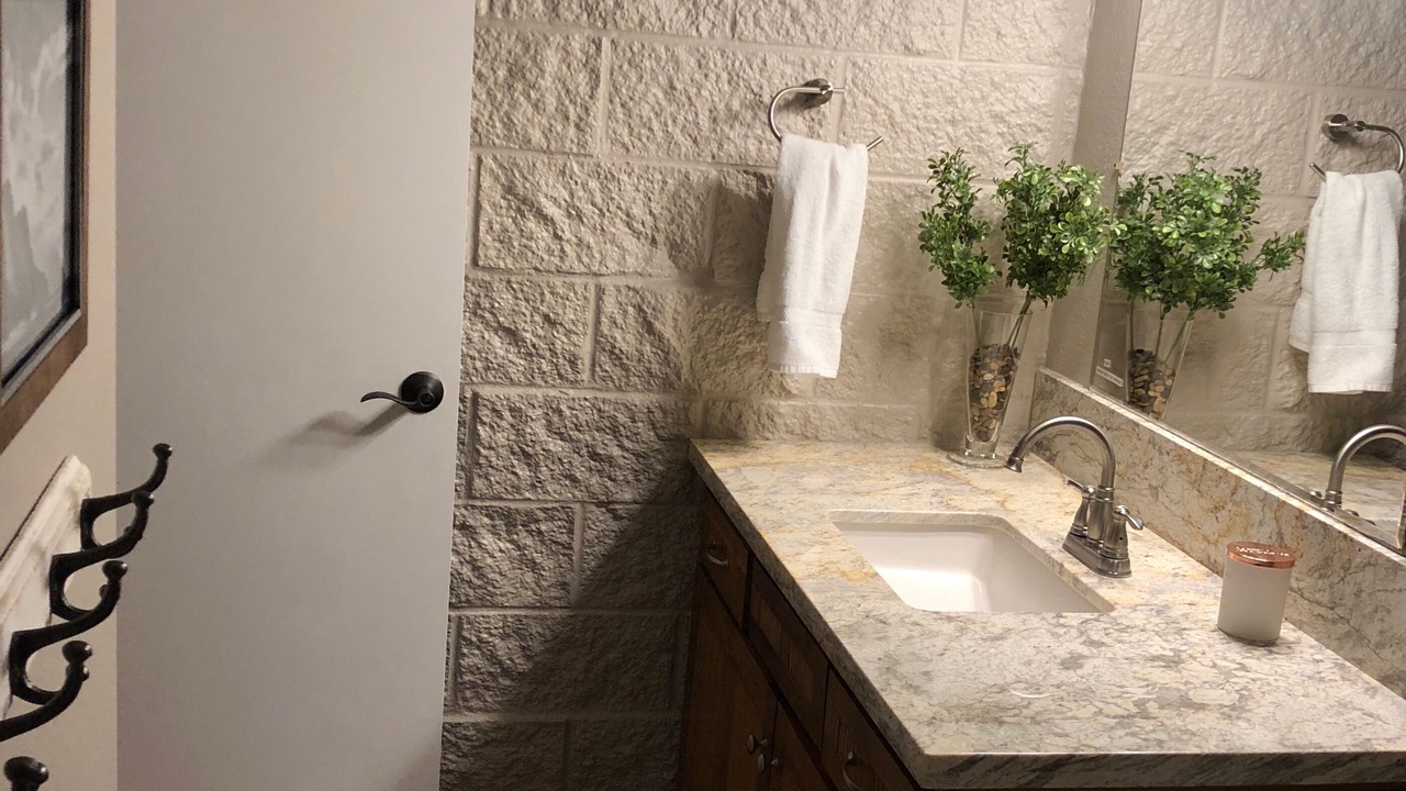 Photo of Bathroom in Maalaea