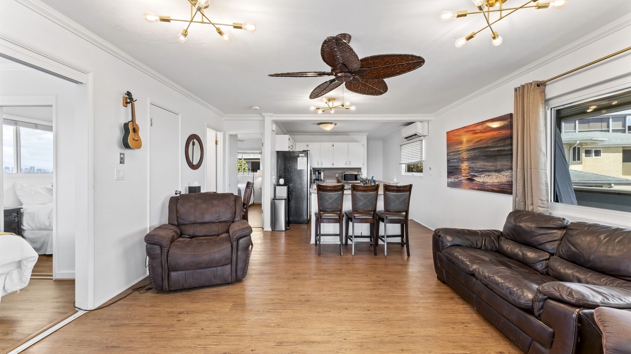 Photo of Livingroom in Waikiki