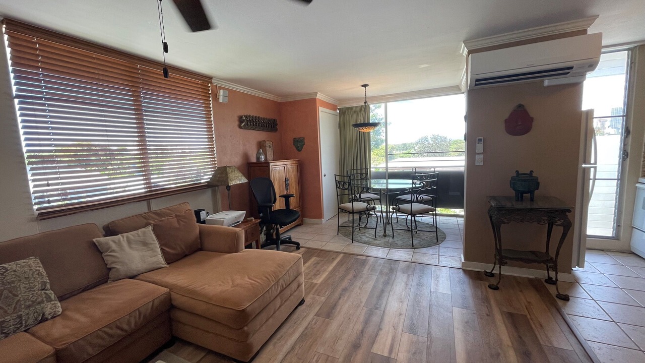 Photo of Livingroom in Diamond Head - Kapahulu - St. Louis