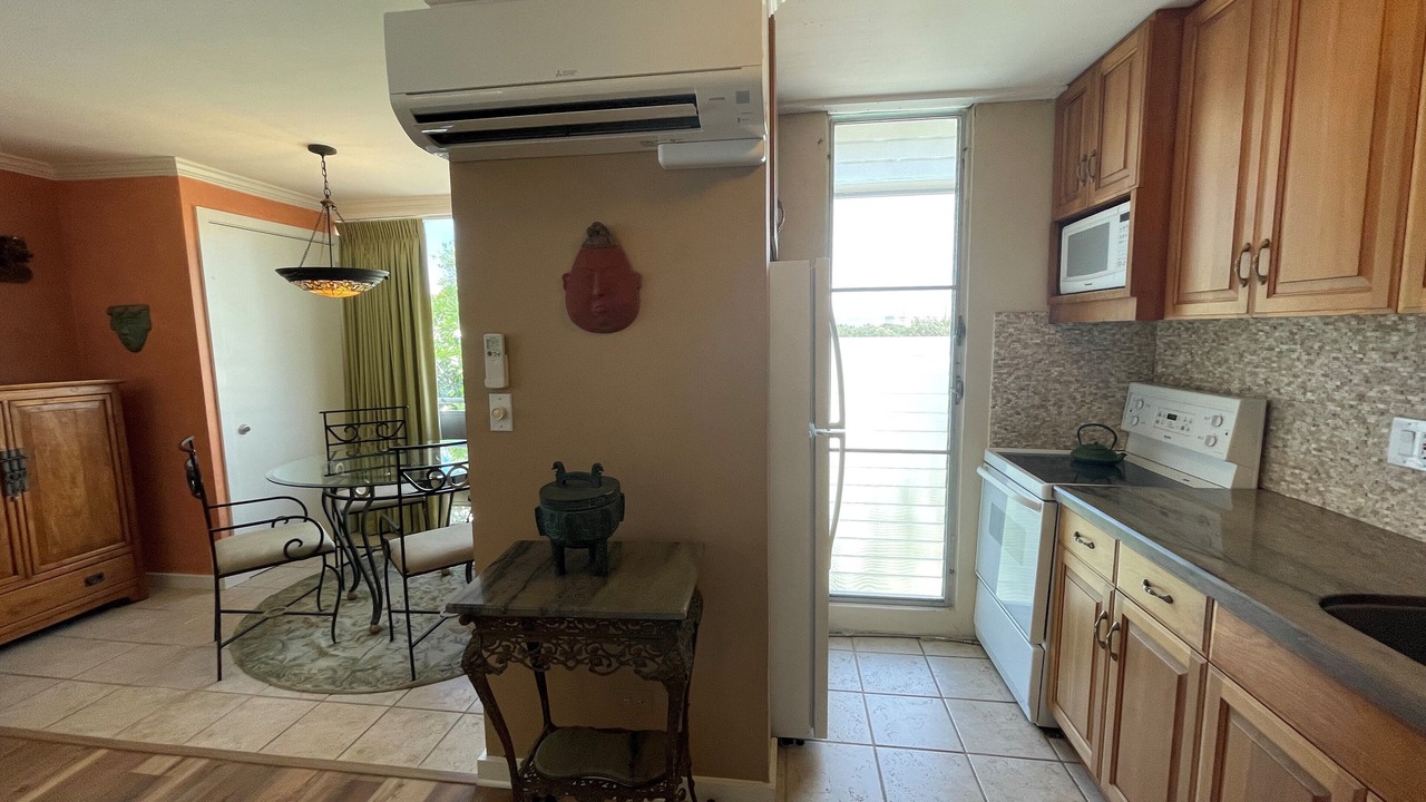 Photo of Kitchen in Diamond Head - Kapahulu - St. Louis