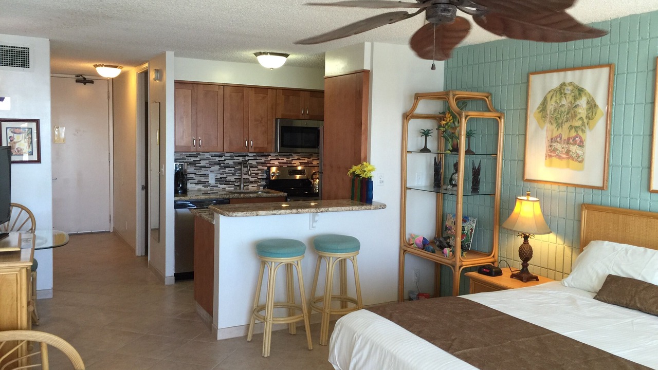 Photo of Bedroom in Historic Lahaina Front Street