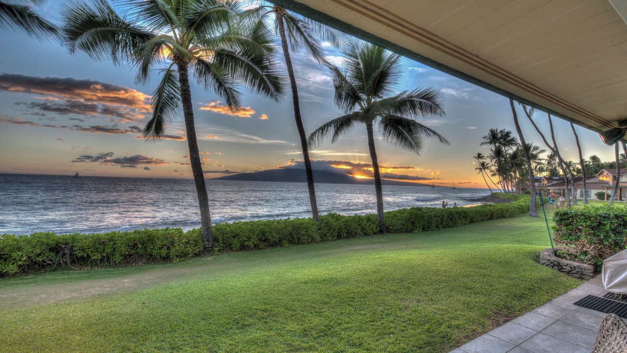 Photo of Patio Balcony in Downtown Lahaina