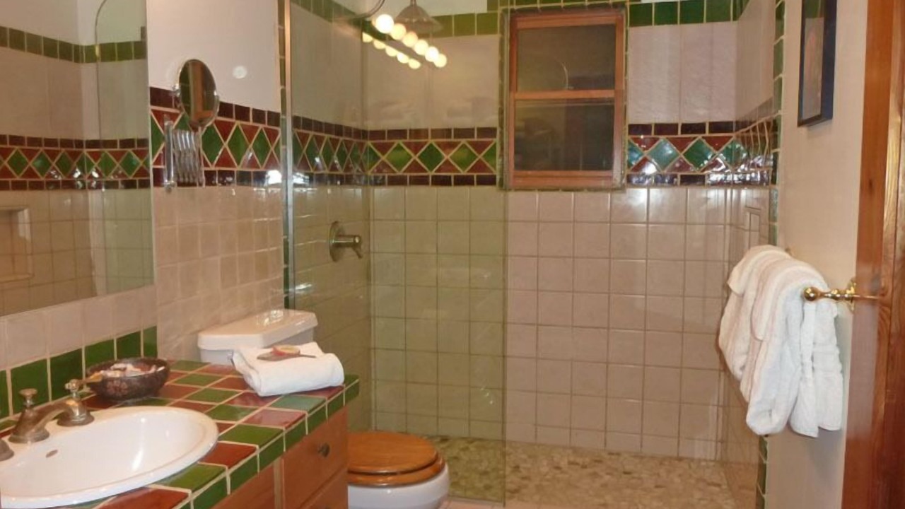 Photo of Bathroom in Pauwela